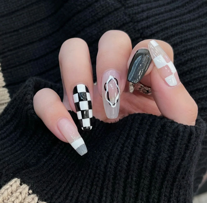 Box Charming Blue Heart French Nails For Women Simple Pink Ins Style Fake Nails Acrylic Full Tips False press on nail