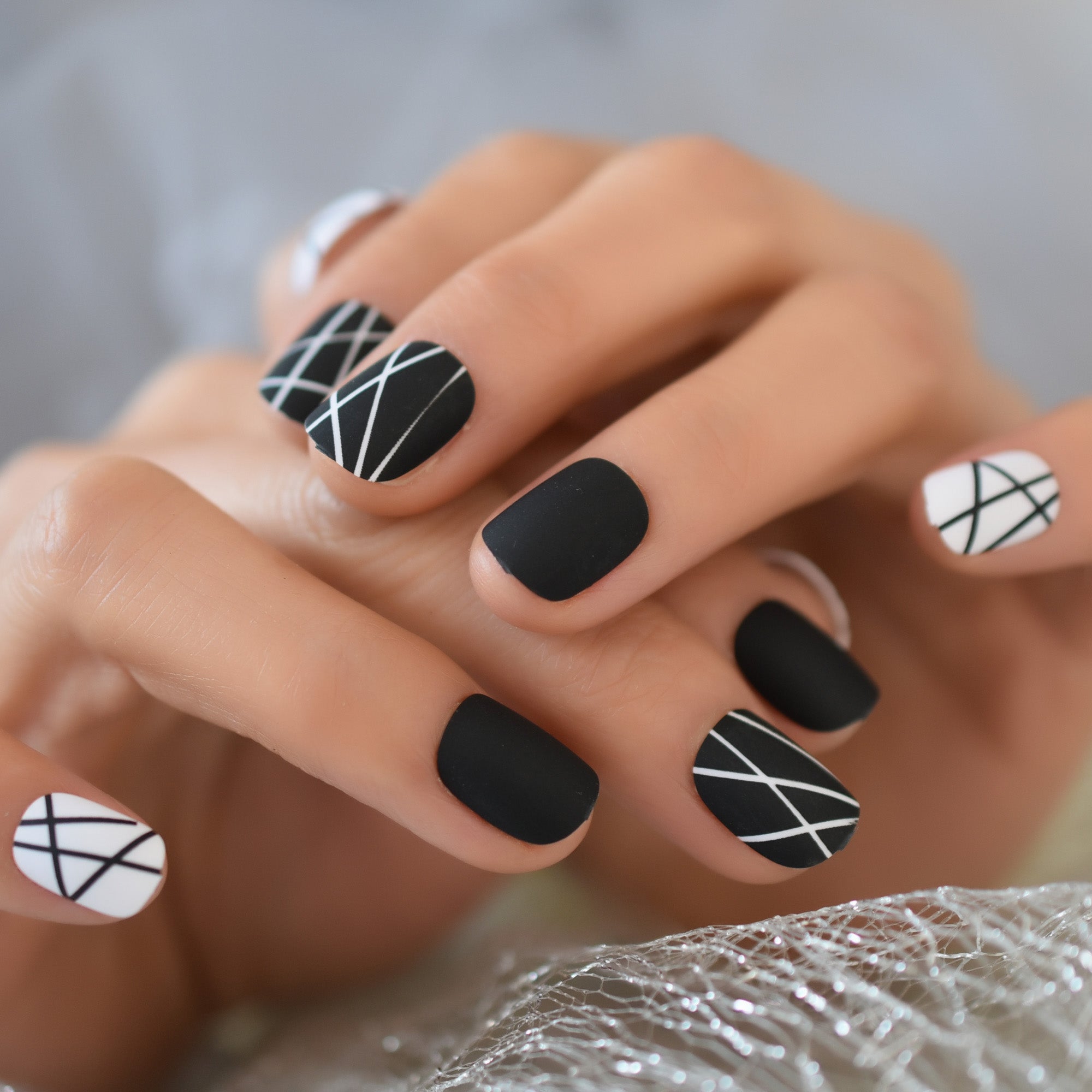 Matt Black Fake Nails Visible Trails of Planets Faux Ongle Square Press On Finger Manicure with Adhesive Tabs 24