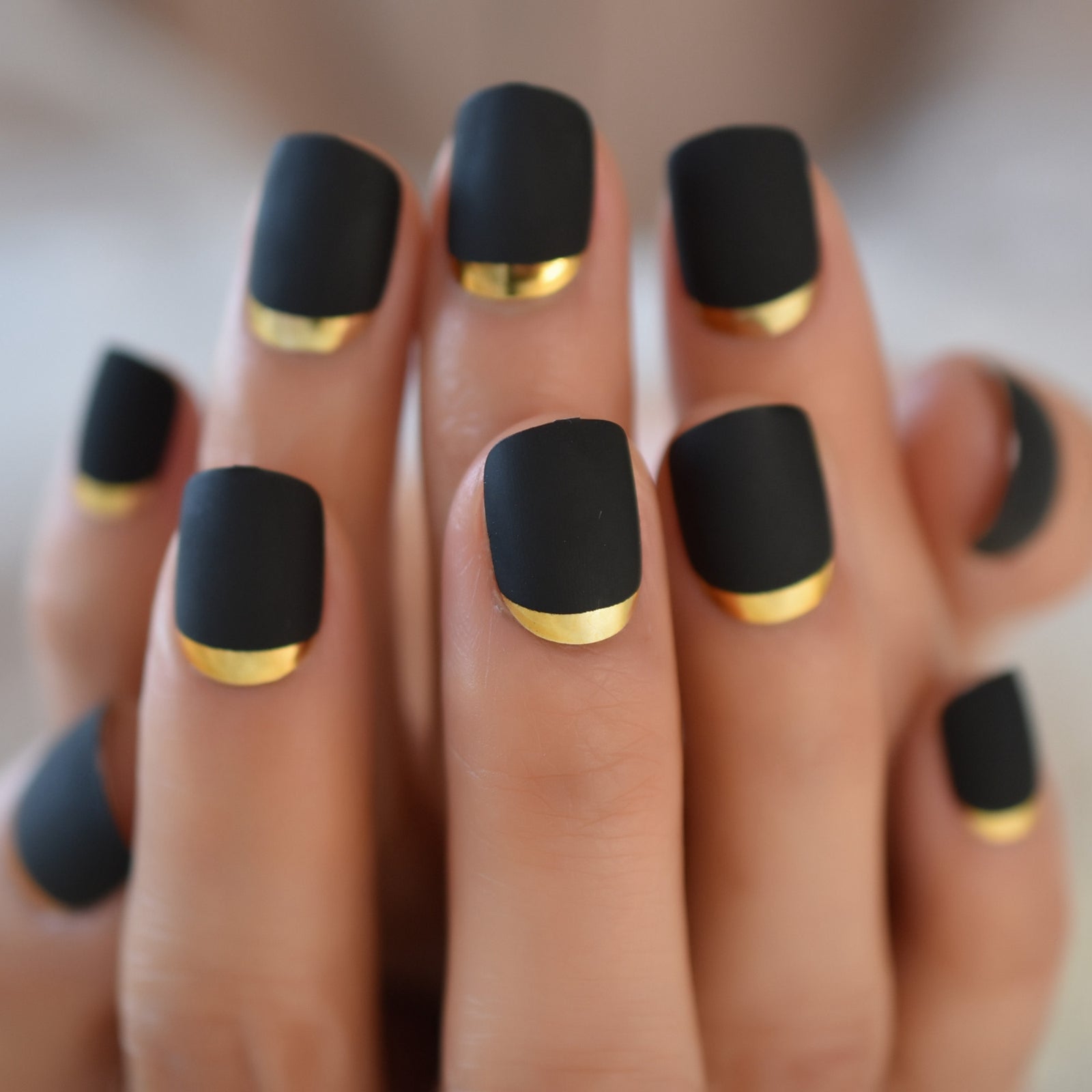 Matt Black Fake Nails Visible Trails of Planets Faux Ongle Square Press On Finger Manicure with Adhesive Tabs 24
